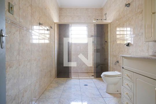 Banheiro 1 de casa à venda com 6 quartos, 250m² em Vila Mariza, São Bernardo do Campo