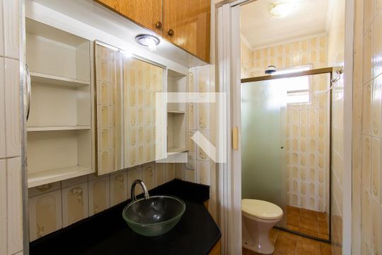 Banheiro de apartamento para alugar com 2 quartos, 52m² em Conjunto Habitacional Padre Manoel da Nobrega, São Paulo
