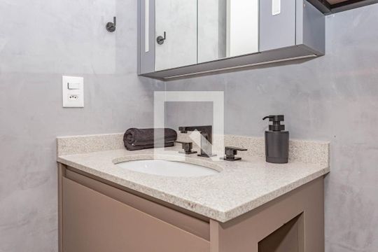 Banheiro de kitnet/studio à venda com 1 quarto, 30m² em Liberdade, São Paulo
