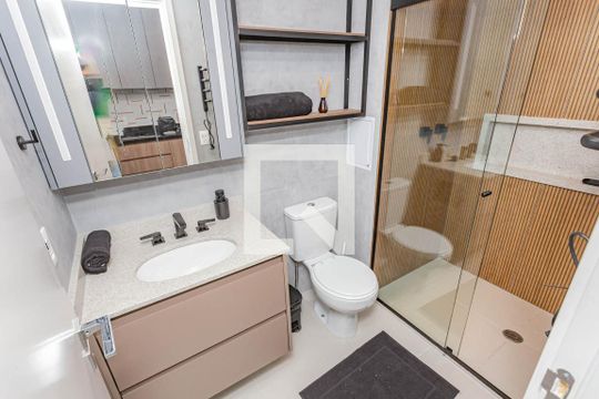 Banheiro de kitnet/studio à venda com 1 quarto, 30m² em Liberdade, São Paulo