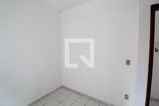 Quarto 2 de apartamento para alugar com 2 quartos, 50m² em Santa Mônica, Uberlândia
