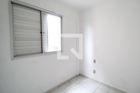 Quarto 2 de apartamento para alugar com 2 quartos, 50m² em Santa Mônica, Uberlândia