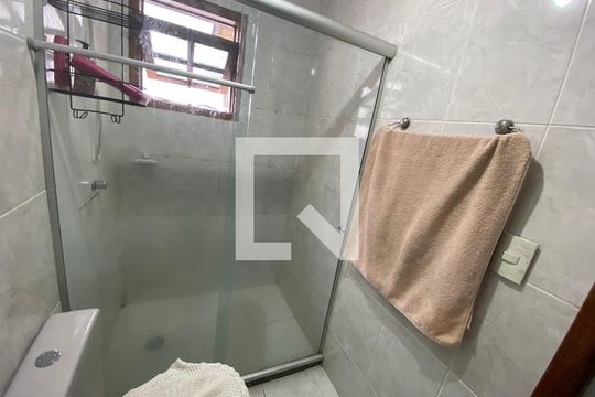 Banheiro de casa à venda com 2 quartos, 60m² em Taquara, Rio de Janeiro