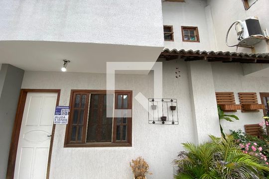 Placa de casa à venda com 2 quartos, 60m² em Taquara, Rio de Janeiro