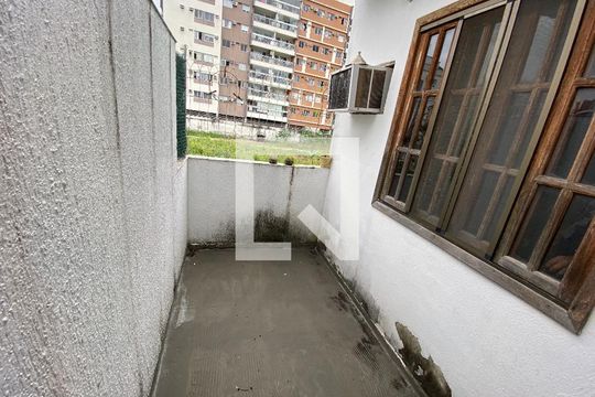 Área Privativa de casa à venda com 2 quartos, 60m² em Taquara, Rio de Janeiro