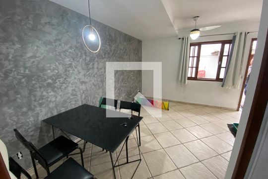 Sala de casa à venda com 2 quartos, 60m² em Taquara, Rio de Janeiro