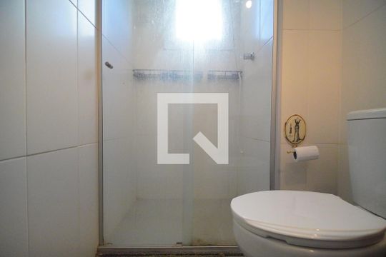 Banheiro de apartamento à venda com 2 quartos, 57m² em Pátria Nova, Novo Hamburgo