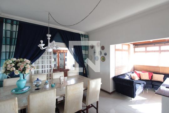 Copa de casa à venda com 5 quartos, 551m² em Engenho Nogueira, Belo Horizonte