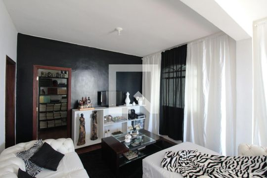 Sala de TV de casa à venda com 5 quartos, 551m² em Engenho Nogueira, Belo Horizonte