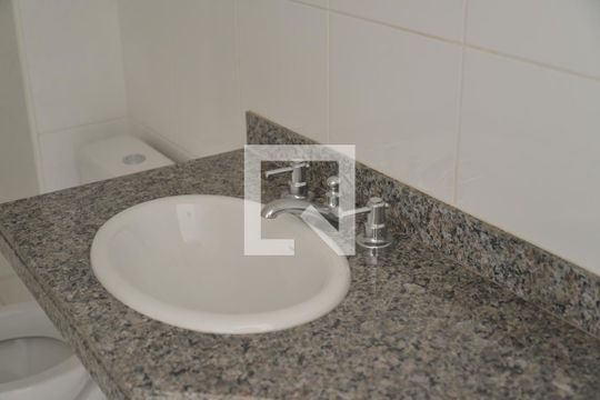 Banheiro Social de apartamento à venda com 3 quartos, 82m² em Parque das Nações, Santo André