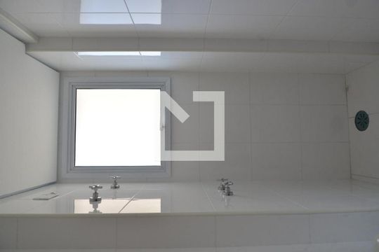 Banheiro da Suíte de apartamento à venda com 3 quartos, 82m² em Parque das Nações, Santo André