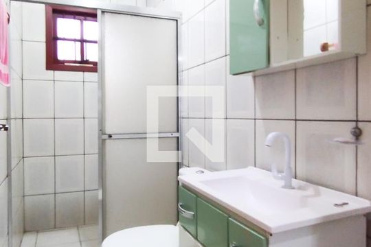Banheiro de casa para alugar com 2 quartos, 78m² em Rondônia, Novo Hamburgo