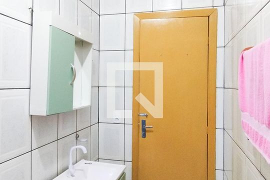 Banheiro de casa para alugar com 2 quartos, 78m² em Rondônia, Novo Hamburgo