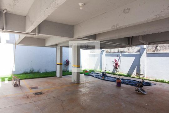 Garagem de apartamento para alugar com 2 quartos, 54m² em Nova Uberlândia, Uberlândia
