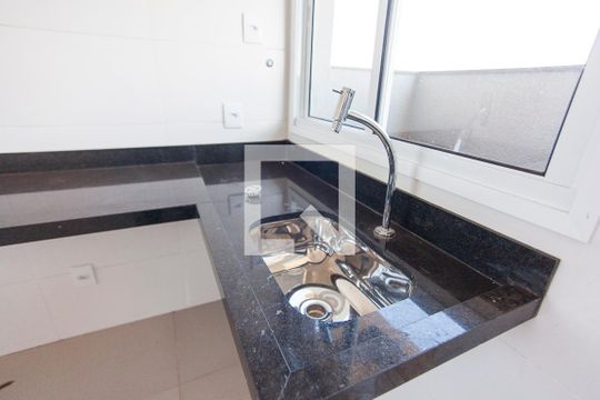 Cozinha de apartamento para alugar com 2 quartos, 54m² em Nova Uberlândia, Uberlândia