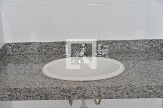 Banheiro da Suíte de apartamento à venda com 3 quartos, 82m² em Parque das Nações, Santo André