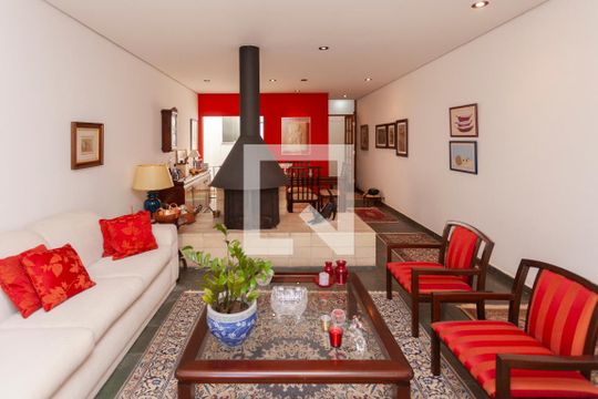 Sala de casa de condomínio à venda com 4 quartos, 250m² em Jardim Itapeva, São Paulo