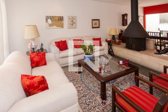 Sala de casa de condomínio à venda com 4 quartos, 250m² em Jardim Itapeva, São Paulo