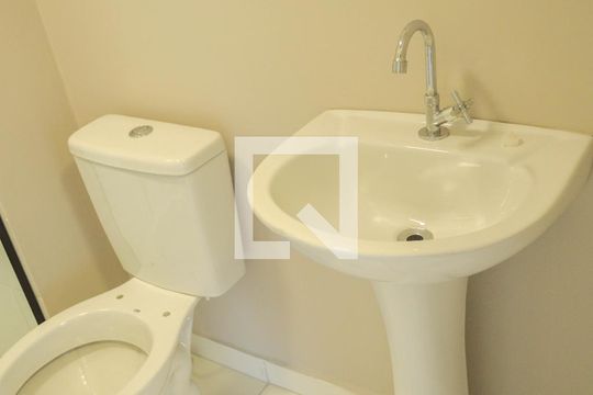 Banheiro de apartamento à venda com 2 quartos, 45m² em Vila Esperança, São Paulo