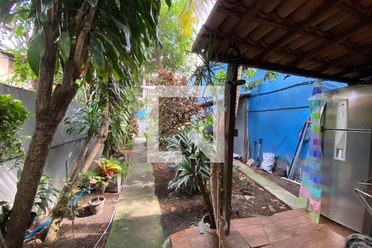 Quintal de casa à venda com 3 quartos, 190m² em Piedade, Rio de Janeiro