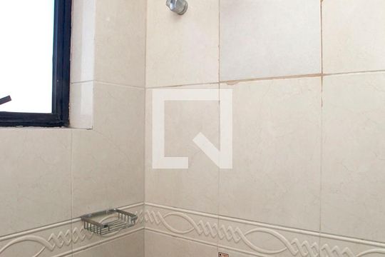 Banheiro de kitnet/studio para alugar com 1 quarto, 27m² em Cidade Baixa, Porto Alegre