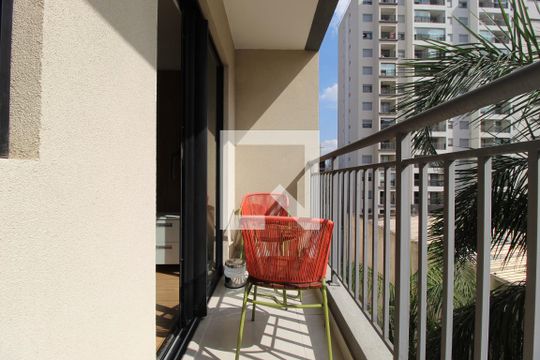 Varanda de kitnet/studio para alugar com 1 quarto, 31m² em Indianópolis, São Paulo