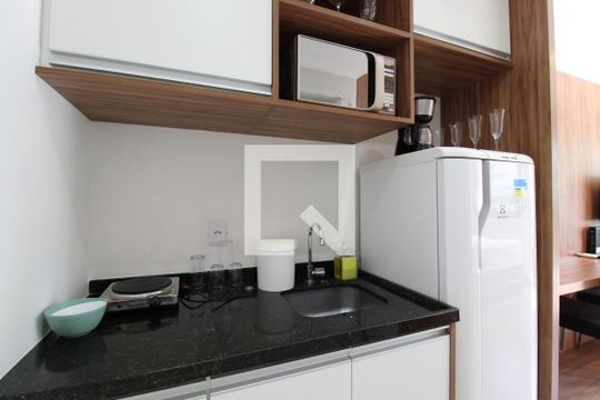 Cozinha de kitnet/studio para alugar com 1 quarto, 31m² em Indianópolis, São Paulo
