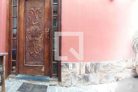 Casa à venda com 3 quartos, 370m² em Matapaca, Niterói