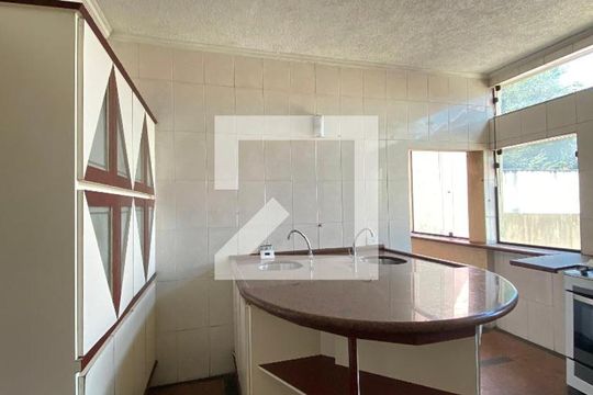 Cozinha de casa à venda com 5 quartos, 340m² em Vila Galvão, Guarulhos