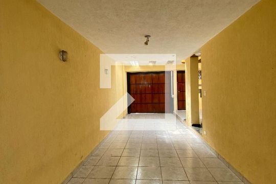 Garagem de casa à venda com 5 quartos, 340m² em Vila Galvão, Guarulhos