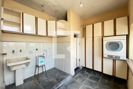 Área de Serviço de casa à venda com 5 quartos, 340m² em Vila Galvão, Guarulhos