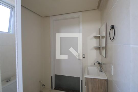 Banheiro de apartamento à venda com 2 quartos, 53m² em Olaria, Canoas