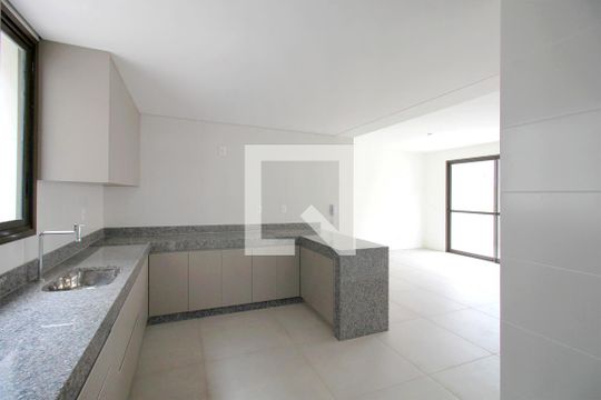 Cozinha de apartamento à venda com 2 quartos, 121m² em Cruzeiro, Belo Horizonte