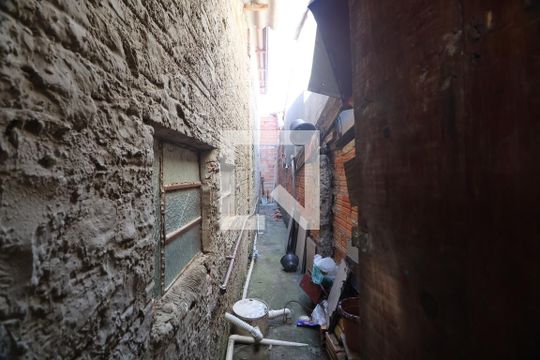 Área externa de casa à venda com 3 quartos, 210m² em Guajuviras, Canoas