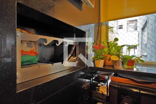 Cozinha  de apartamento à venda com 3 quartos, 93m² em Jardim Itu, Porto Alegre