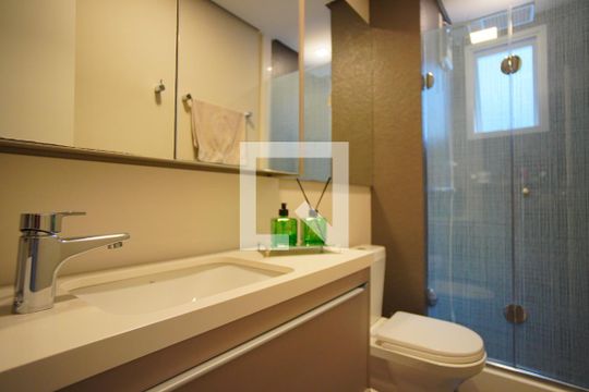 Banheiro  de apartamento à venda com 3 quartos, 93m² em Jardim Itu, Porto Alegre