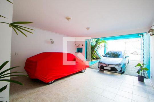 Garagem de casa à venda com 3 quartos, 167m² em Parque Gerassi, Santo André