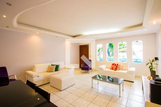Sala de casa à venda com 3 quartos, 167m² em Parque Gerassi, Santo André