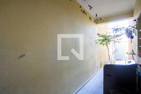 Área de serviço de casa à venda com 3 quartos, 167m² em Parque Gerassi, Santo André