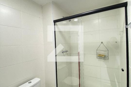 Banheiro do Quarto 1 de apartamento à venda com 2 quartos, 58m² em Picanço, Guarulhos