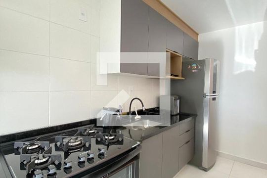 Cozinha de apartamento à venda com 2 quartos, 58m² em Picanço, Guarulhos