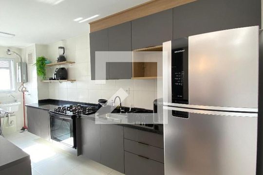 Cozinha de apartamento para alugar com 2 quartos, 58m² em Picanço, Guarulhos