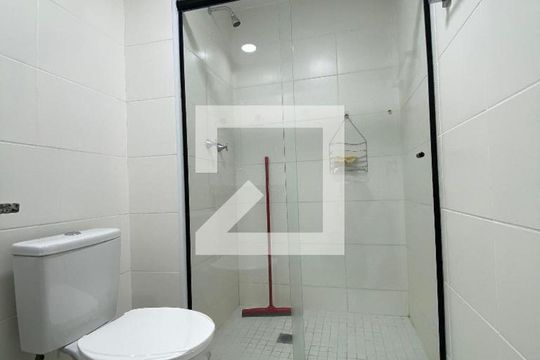 Banheiro do Quarto 1 de apartamento para alugar com 2 quartos, 58m² em Picanço, Guarulhos