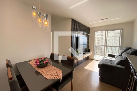 Sala de apartamento à venda com 2 quartos, 58m² em Picanço, Guarulhos