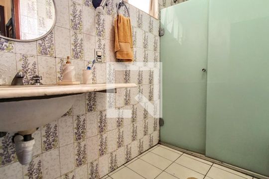 Banheiro de casa à venda com 4 quartos, 403m² em Cidade Nova, Belo Horizonte