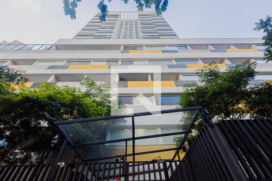 Fachada de kitnet/studio para alugar com 1 quarto, 30m² em Vila Madalena, São Paulo