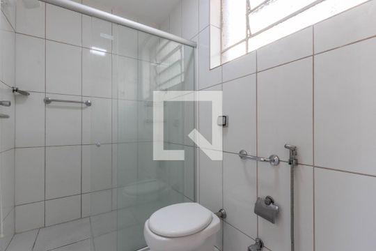 Banheiro de apartamento para alugar com 3 quartos, 82m² em Santa Lúcia, Belo Horizonte