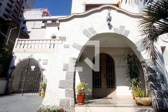 Fachada de casa à venda com 5 quartos, 300m² em Cidade Baixa, Porto Alegre
