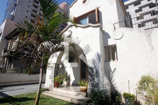 Fachada de casa à venda com 5 quartos, 300m² em Cidade Baixa, Porto Alegre