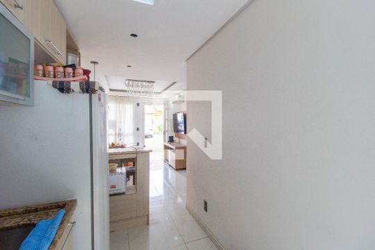 Cozinha de casa de condomínio para alugar com 2 quartos, 55m² em Olaria, Canoas